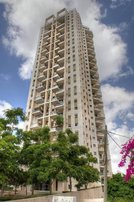 Beautiful Penthouse W/Amazing View, Prime Location Leilighet Ramat Gan Eksteriør bilde