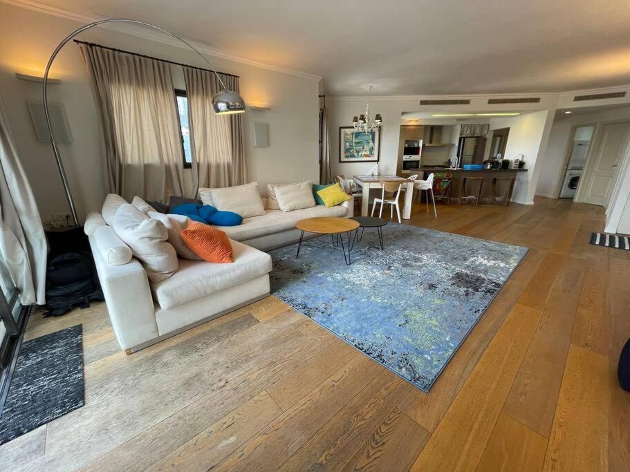 Beautiful Penthouse W/Amazing View, Prime Location Leilighet Ramat Gan Eksteriør bilde