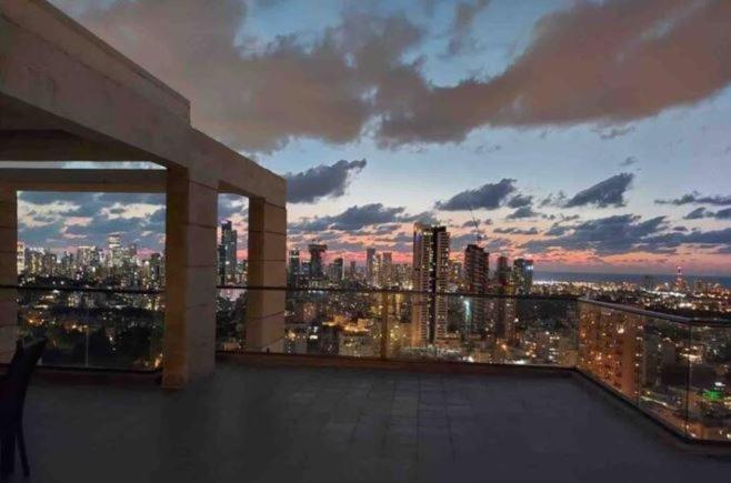 Beautiful Penthouse W/Amazing View, Prime Location Leilighet Ramat Gan Eksteriør bilde
