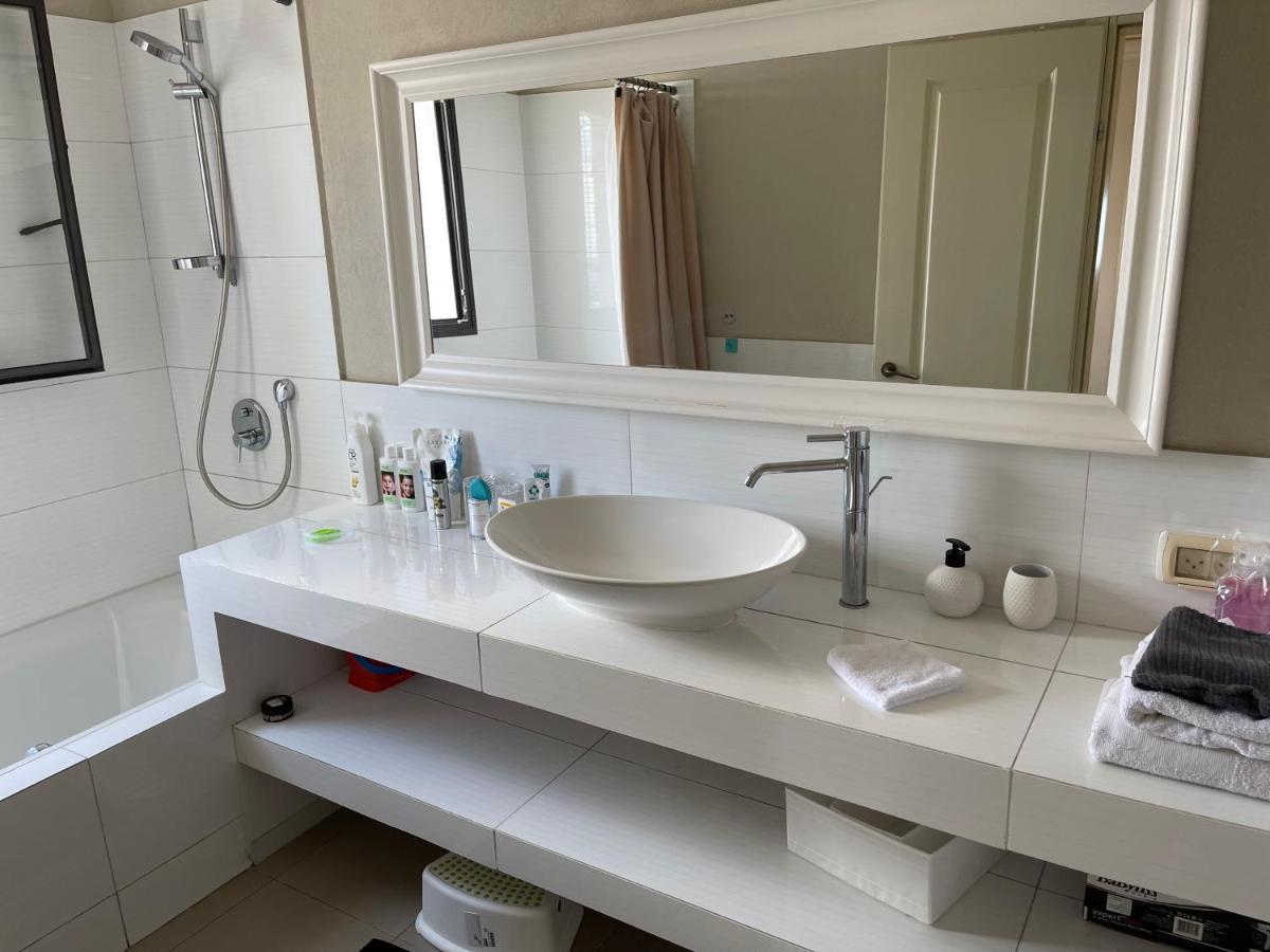 Beautiful Penthouse W/Amazing View, Prime Location Leilighet Ramat Gan Eksteriør bilde