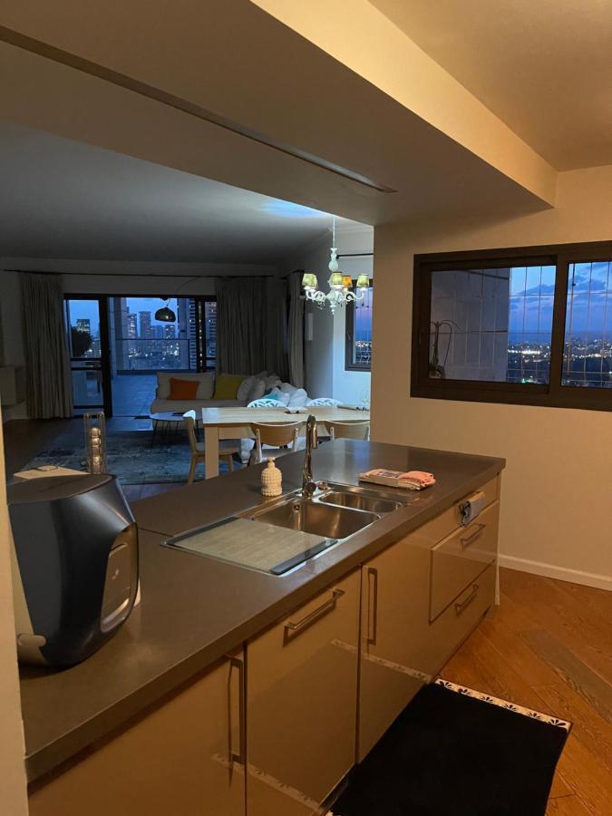 Beautiful Penthouse W/Amazing View, Prime Location Leilighet Ramat Gan Eksteriør bilde