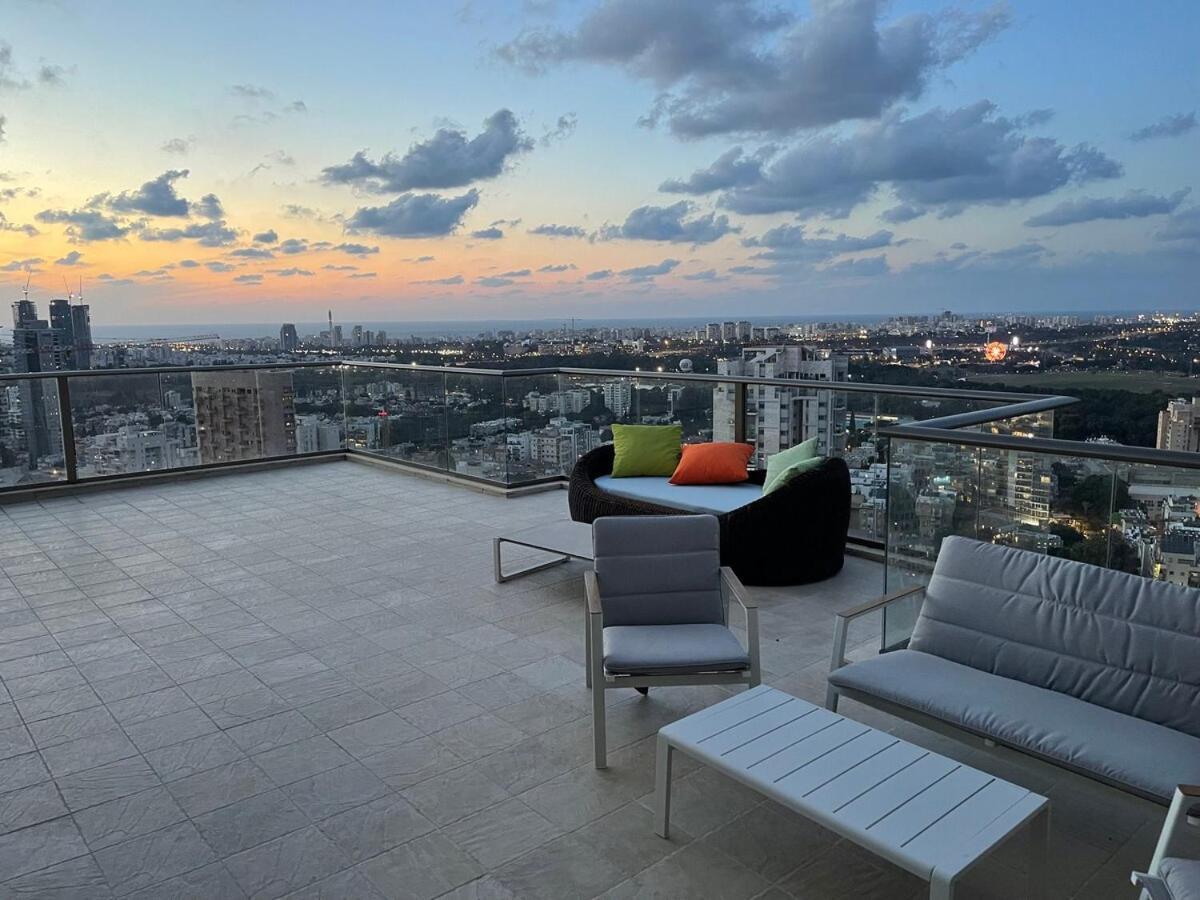 Beautiful Penthouse W/Amazing View, Prime Location Leilighet Ramat Gan Eksteriør bilde