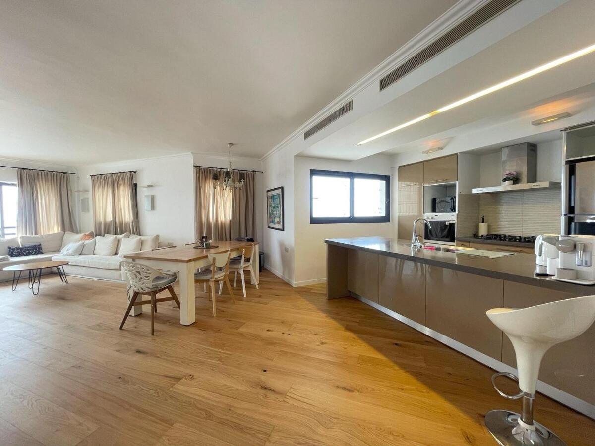 Beautiful Penthouse W/Amazing View, Prime Location Leilighet Ramat Gan Eksteriør bilde